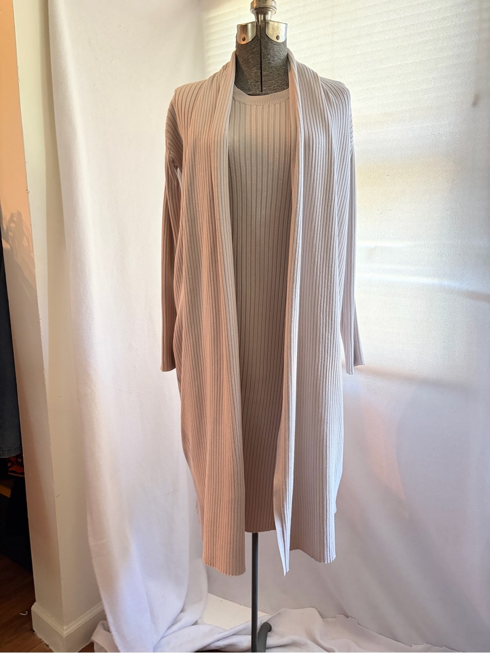 Magaschoni oatmeal ribbed knit midi dress & duster cardigan set - Picture 2 of 10